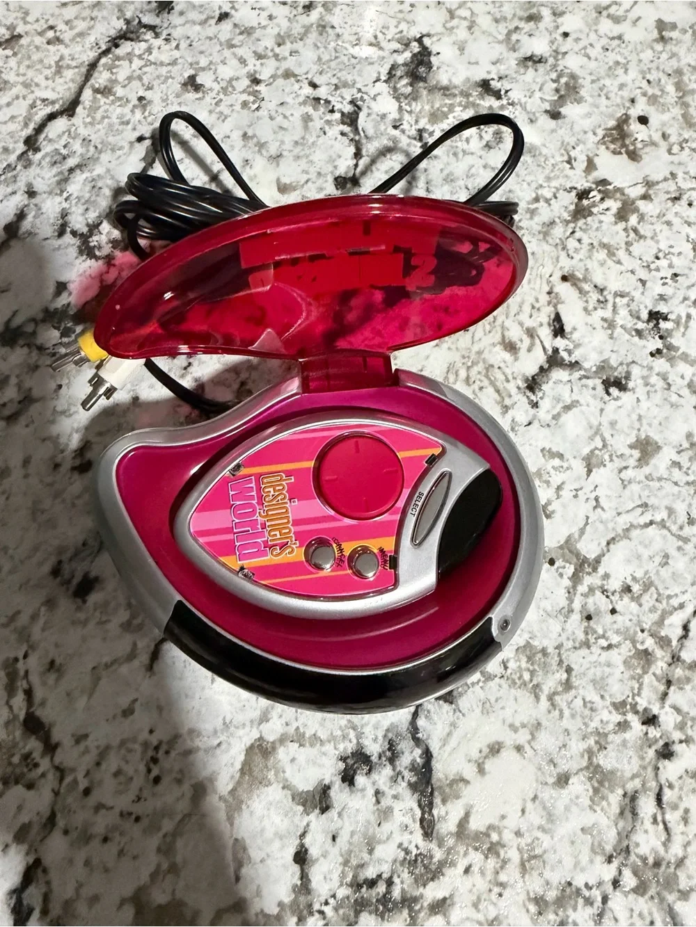 Hasbro Designer's World TV Video Game Plug & Play 2006 w/ Remote